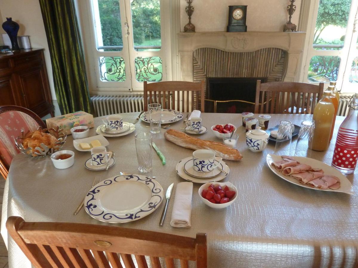 Les Palmiers Bed and Breakfast Mauves Buitenkant foto